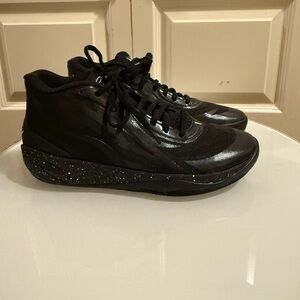Puma Lamelo basketball shoes in like new condition